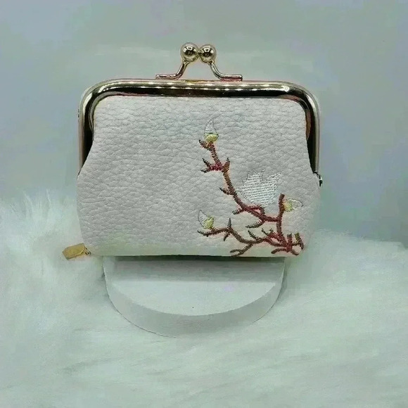 Flower Embroidered  Zip Around Wallet w/ detachable Coin Purse in white - Picture 1 of 8